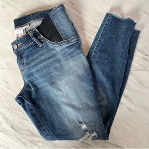 Isabel Maternity by Ingrid & Isabel
Distressed Jeans